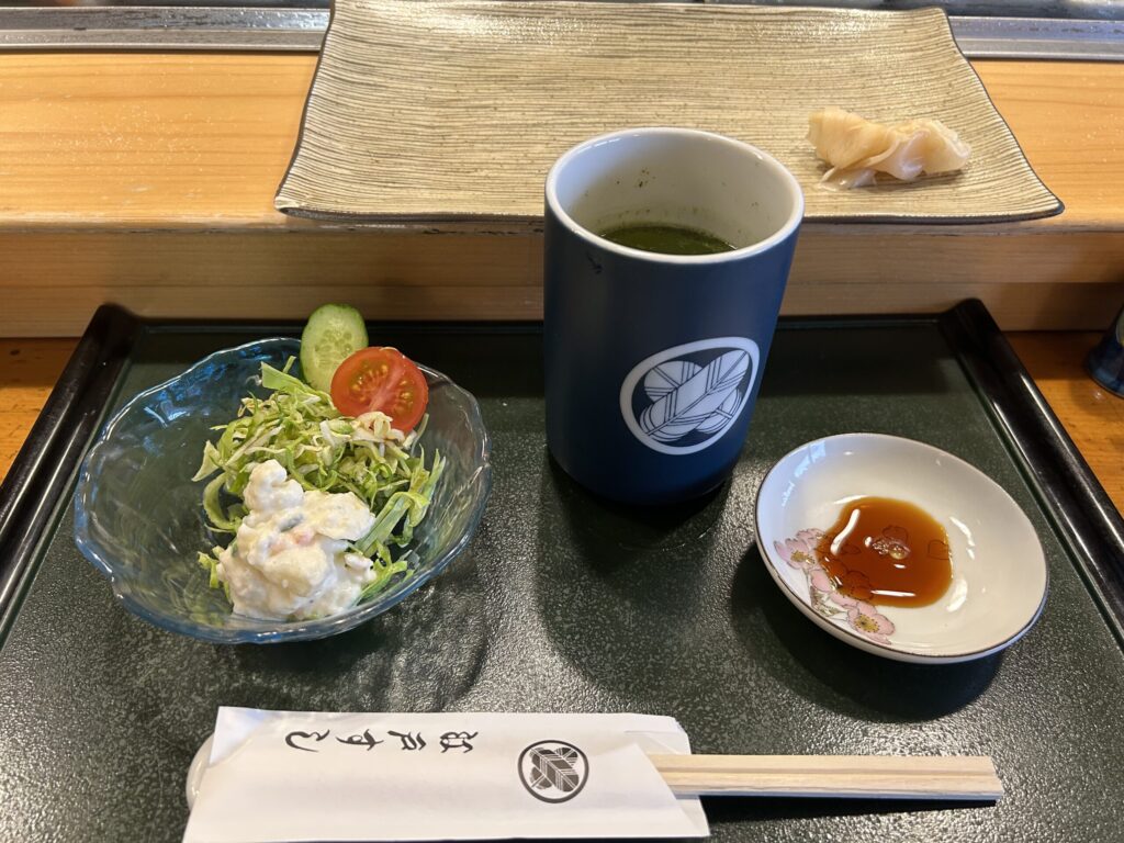 何を握ってくれるのかワクワクするカウンター席